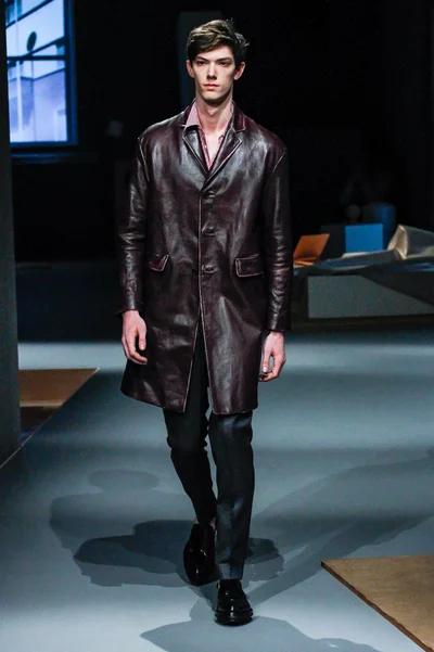 Look 15